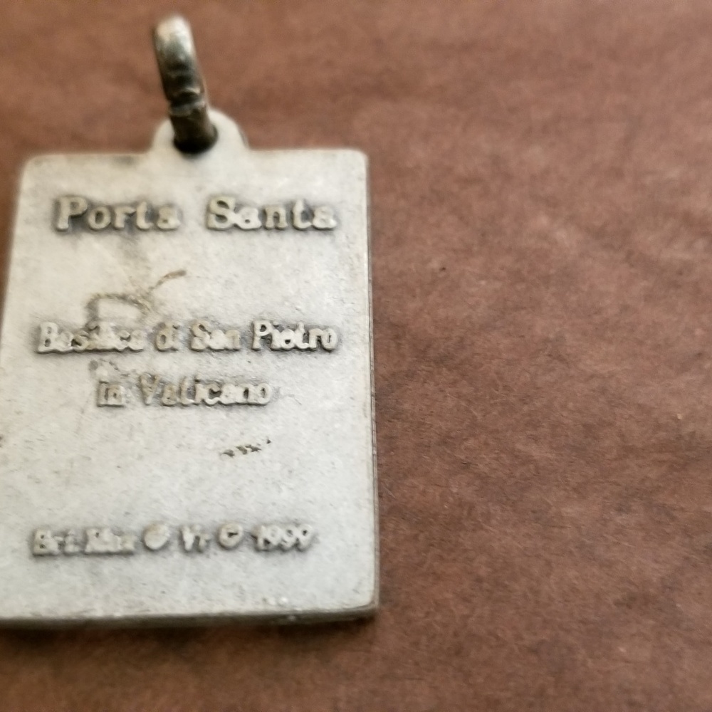 Basilica de San Pietro Pendant from Vatican City - Picture 3 of 3